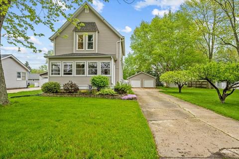 6 S353 4th St, Eola, IL 60519
