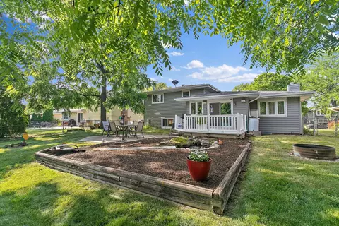 665 Catalpa Ln, Bartlett, IL 60103 photo 23