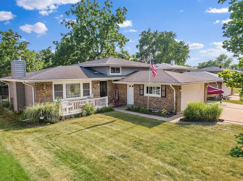 665 Catalpa Ln, Bartlett, IL 60103 photo 26
