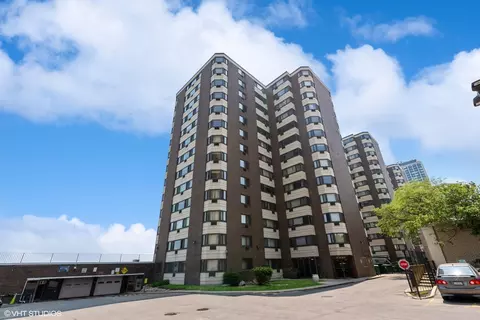 7337 S South Shore Dr #417, Chicago, IL 60649