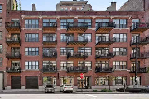 375 W Erie St #313, Chicago, IL 60654
