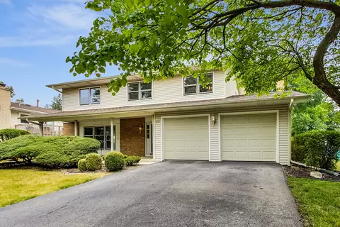 6561 Hillcrest Rd, Downers Grove, IL 60516