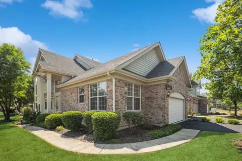 889 Havenshire Rd #889, Naperville, IL 60565