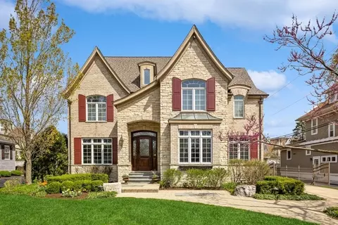 17 E North St, Hinsdale, IL 60521