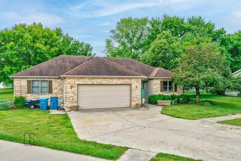 5 Warren Dr, Mazon, IL 60444 photo 2