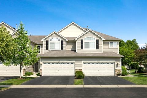2265 Gallant Fox Cir #2265, Montgomery, IL 60538