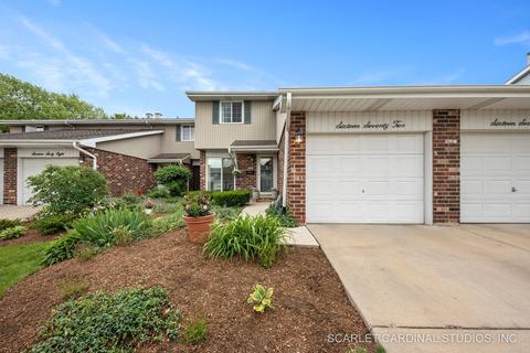 1672 Castbourne Ct, Wheaton, IL 60189