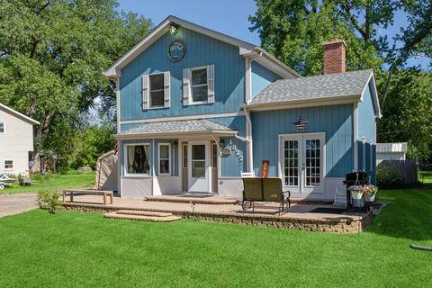1322 Beach St, Crystal Lake, IL 60014