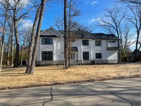 1682 Huntington Ln, Highland Park, IL 60035