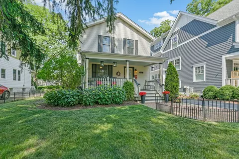 4716 Linscott Ave, Downers Grove, IL 60515