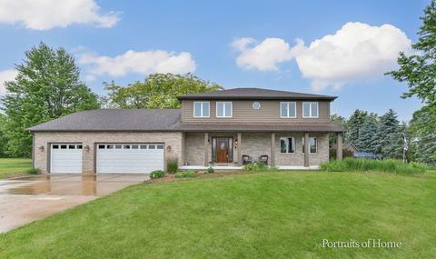 5 N730 Prairie Valley Dr, Saint Charles, IL 60175