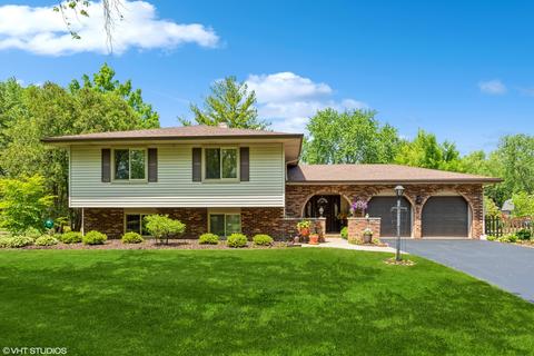 2013 Regency Ct, Geneva, IL 60134