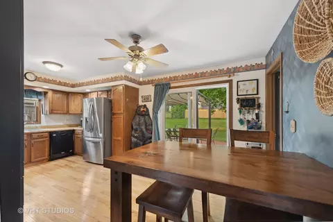 3215 W Beach Dr, Mchenry, IL 60050 photo 7