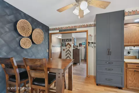 3215 W Beach Dr, Mchenry, IL 60050 photo 9