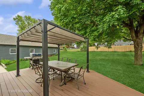 3215 W Beach Dr, Mchenry, IL 60050 photo 3