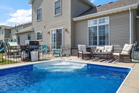 3013 Three Eagles St, Normal, IL 61761 photo 2