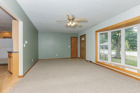 106 W 8th St, Gridley, IL 61744 photo 5