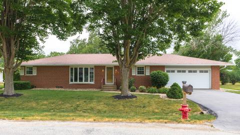106 W 8th St, Gridley, IL 61744
