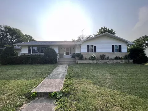 300 S Illinois Ave, De Land, IL 61839