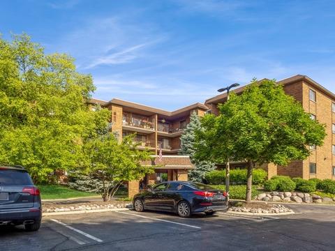 51 Old Oak Dr #116, Buffalo Grove, IL 60089