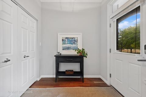 718 E Pershing Rd, Chicago, IL 60653 photo 3