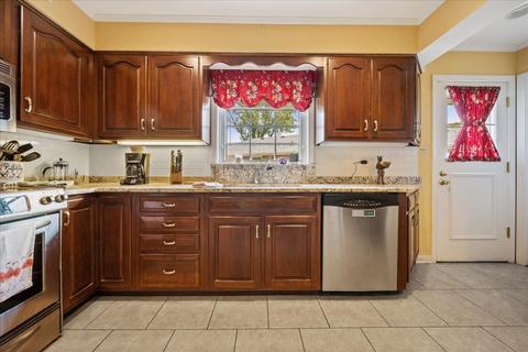 2300 Robincrest Ln, Glenview, IL 60025 photo 13