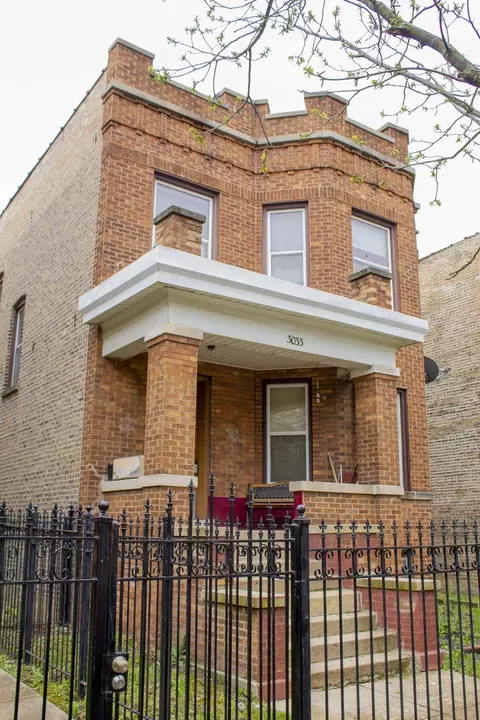 3033 N Sawyer Ave, Chicago, IL 60618