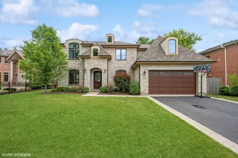 1617 Woodlawn Ave, Glenview, IL 60025