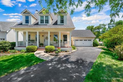 272 Trudy Ct, Batavia, IL 60510