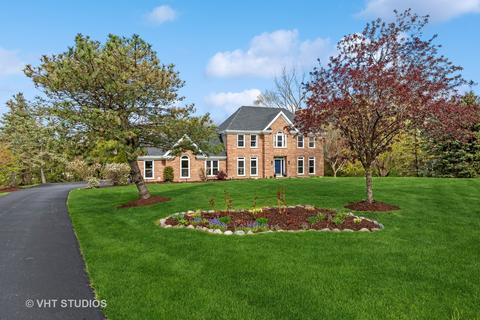 140 Weatherstone Rd, Barrington, IL 60010