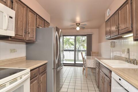 711 S River Rd #207, Des Plaines, IL 60016 photo 5