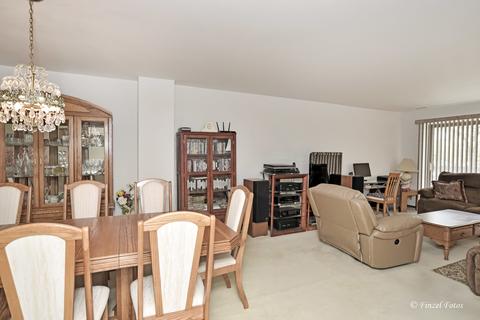 711 S River Rd #207, Des Plaines, IL 60016 photo 4