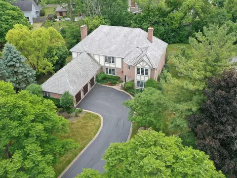 55 W Quail Dr, Lake Forest, IL 60045