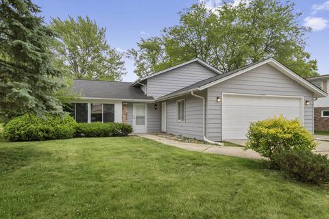 22511 N Lakeshore Dr, Richton Park, IL 60471
