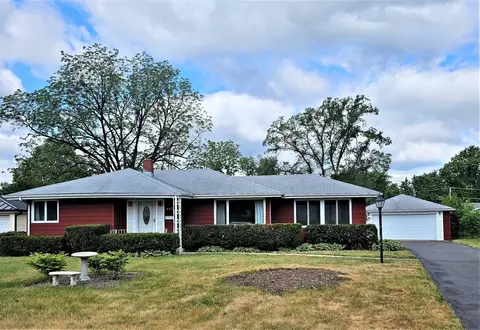 442 Linn Ave, Crystal Lake, IL 60014