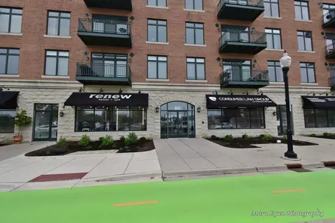 160 S River St #304, Aurora, IL 60506