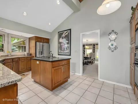 1 S782 Tree Tops Ln, Wheaton, IL 60189 photo 12