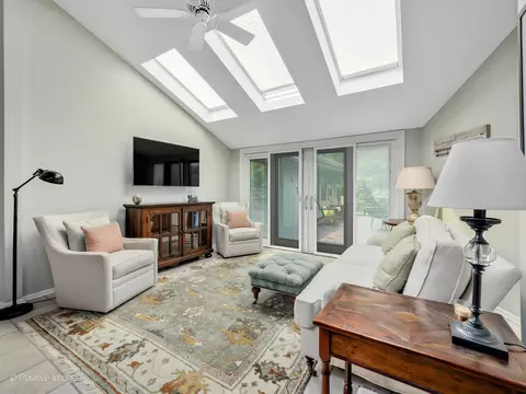 1 S782 Tree Tops Ln, Wheaton, IL 60189 photo 18
