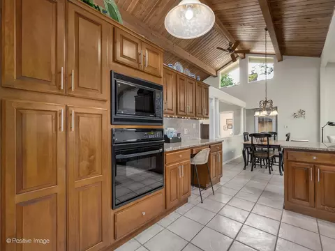 1 S782 Tree Tops Ln, Wheaton, IL 60189 photo 14