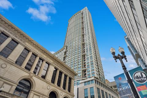 130 N Garland Ct #2601, Chicago, IL 60602