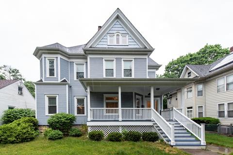2404 Elisha Ave, Zion, IL 60099