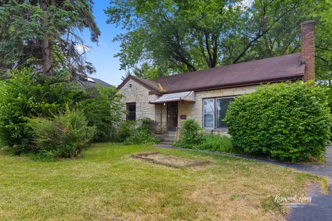 1476 S River Rd, Des Plaines, IL 60018