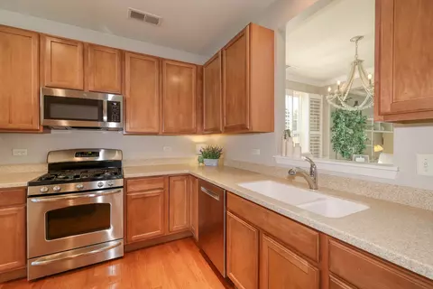 2878 Cascade Falls Cir, Elgin, IL 60124 photo 4