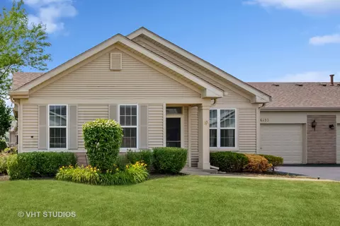 16410 Crescent Lake Dr #16410, Crest Hill, IL 60403