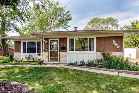 228 Cindy Ln, Wheeling, IL 60090 photo 3