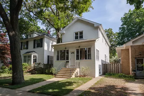 2245 W Greenleaf Ave, Chicago, IL 60645