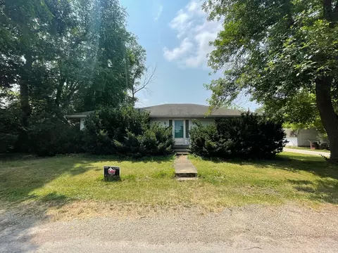 107 E Hickory Ave, Atwood, IL 61913