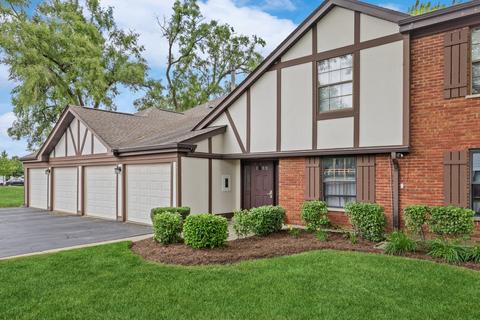 321 Woodbury Ct #D1, Schaumburg, IL 60193