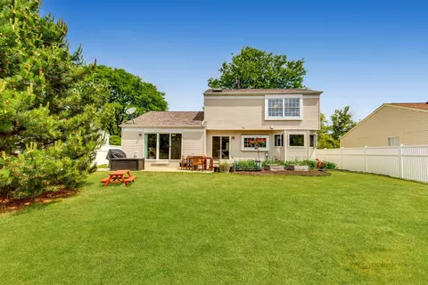 655 W Paddock Dr, Wheeling, IL 60090 photo 32