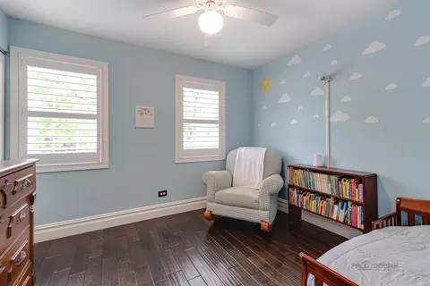 655 W Paddock Dr, Wheeling, IL 60090 photo 17